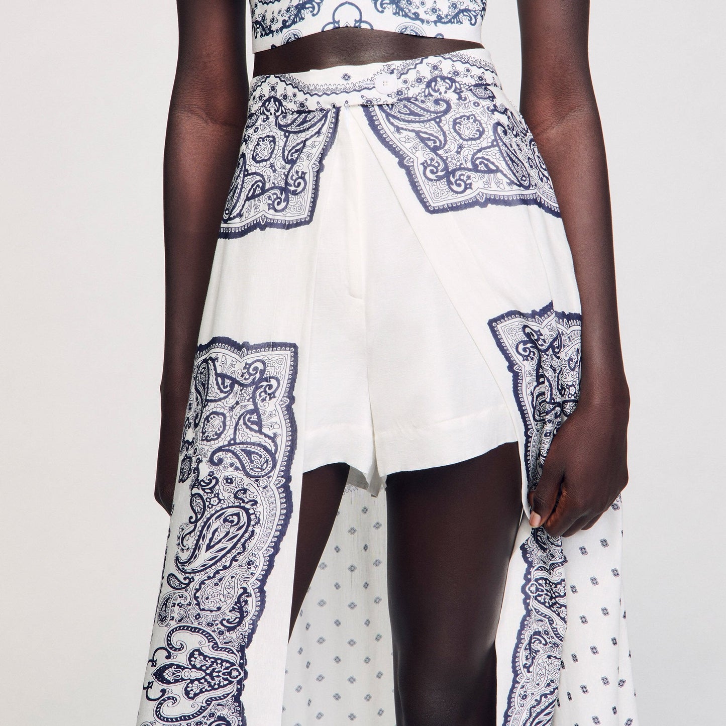 Oranne Bandana-Motif Skirt Shorts White / Blue