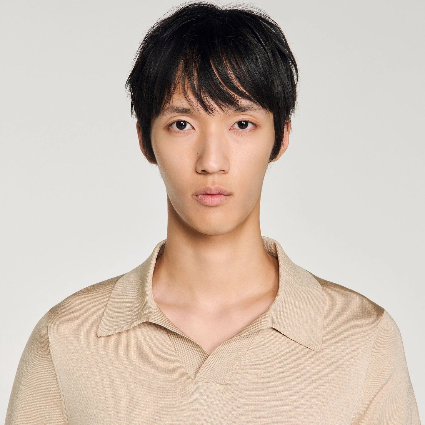 Pablo V Short-Sleeved V-Neck Polo Shirt Beige