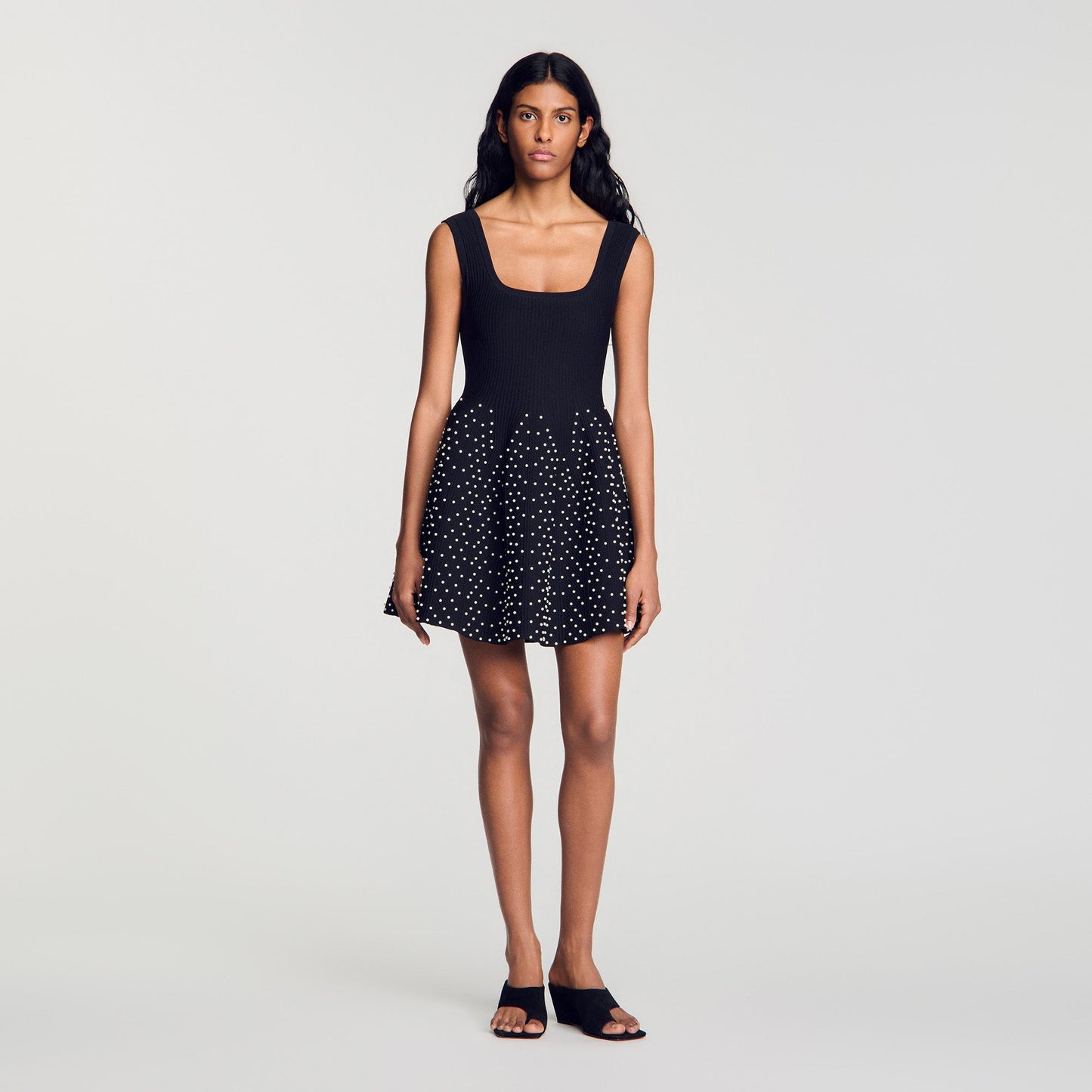 Sunniva Short knit dress with beads Black